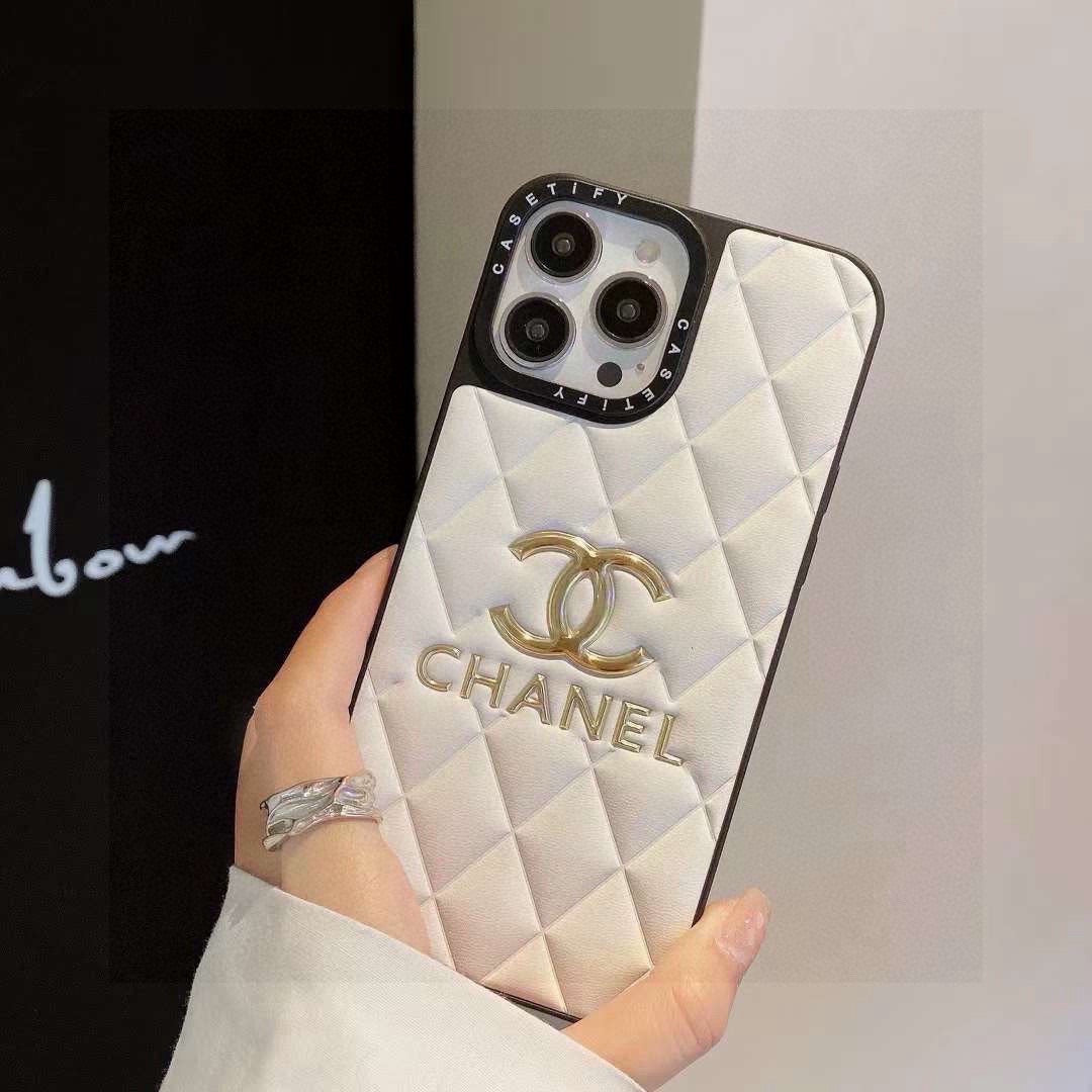 Chanel Classic Diamond Quilted Leather Phone Case – ZevCase